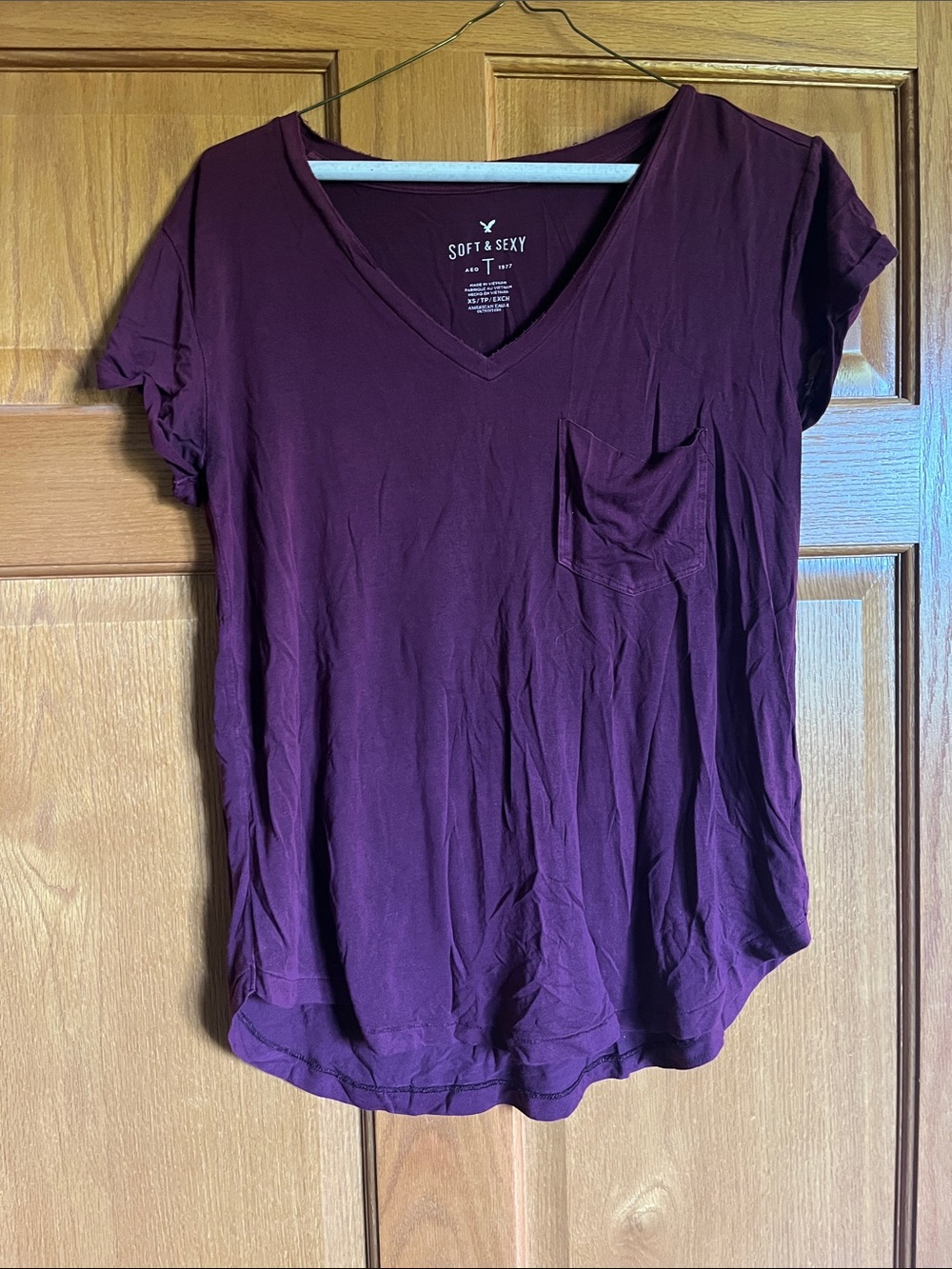 American Eagle Outfitters Plum V-Neck Pocket Tee